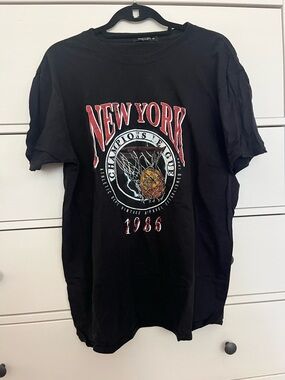 Nasty Gal Black New York 1986 Graphic Tee with Red & White Print